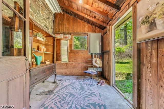 130 Shire Rd, Holland Twp., NJ 08848