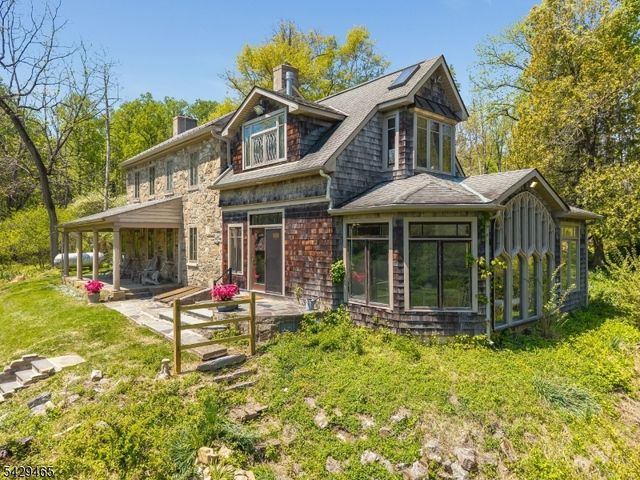 130 Shire Rd, Holland Twp., NJ 08848