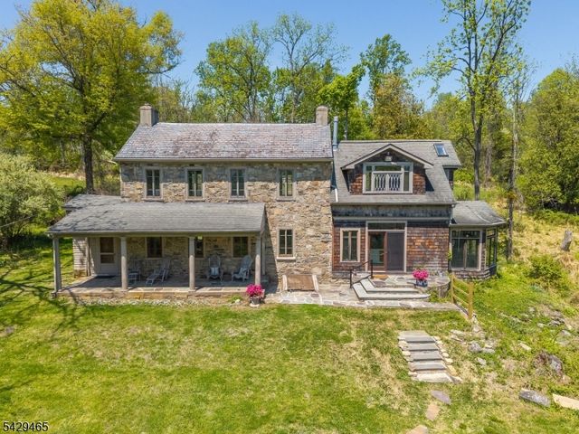 130 Shire Rd, Holland Twp., NJ 08848