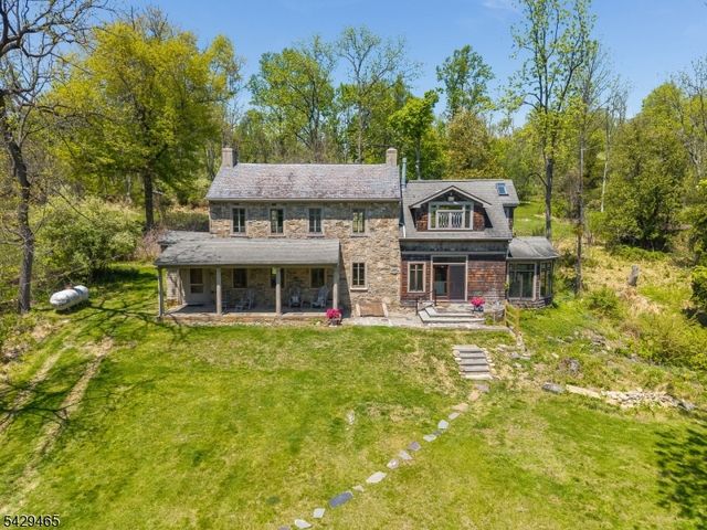 130 Shire Rd, Holland Twp., NJ 08848