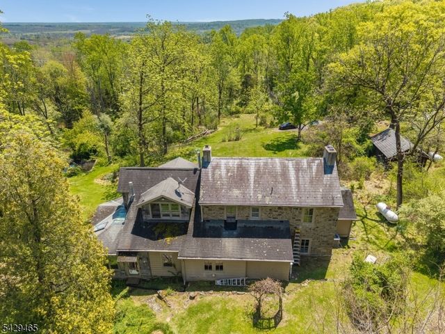 130 Shire Rd, Holland Twp., NJ 08848
