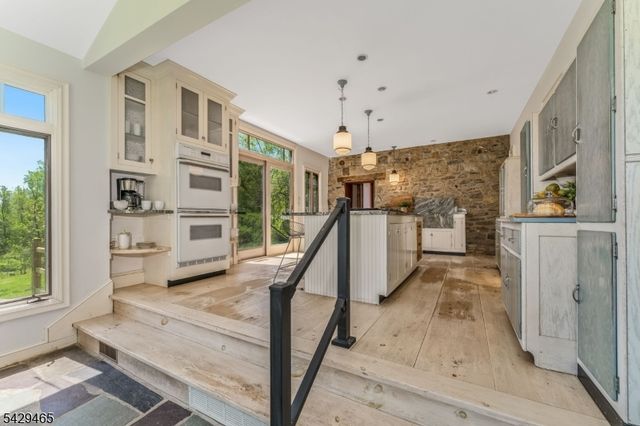130 Shire Rd, Holland Twp., NJ 08848