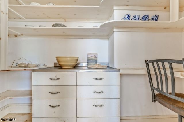 130 Shire Rd, Holland Twp., NJ 08848