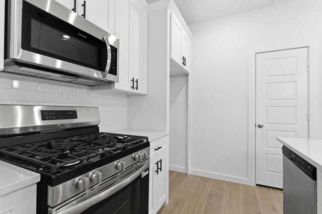 13730 Olympic River Lane, Iowa Colony, TX 77583
