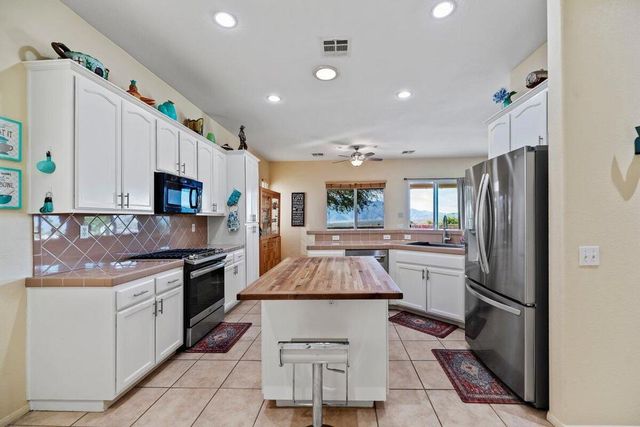 13667 Overlook Drive, Desert Hot Springs, CA 92240