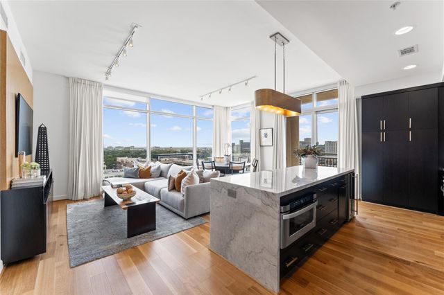 2207 Bancroft Street 1104, Houston, TX 77027