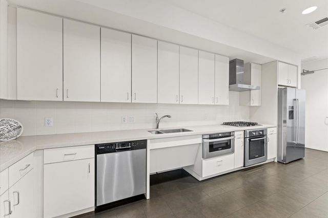 2207 Bancroft Street 1104, Houston, TX 77027