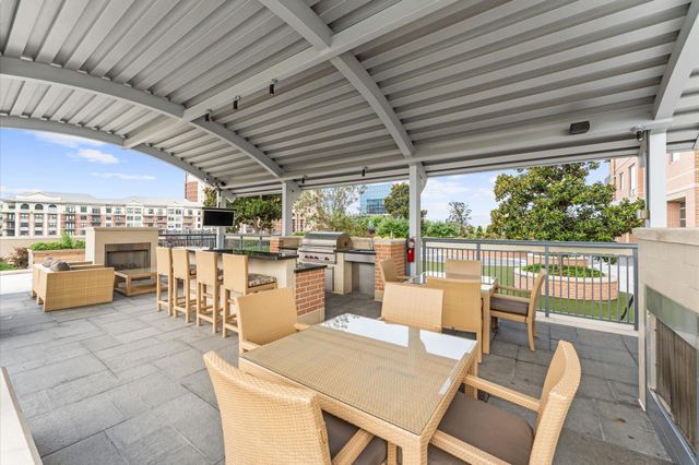 2207 Bancroft Street 1104, Houston, TX 77027