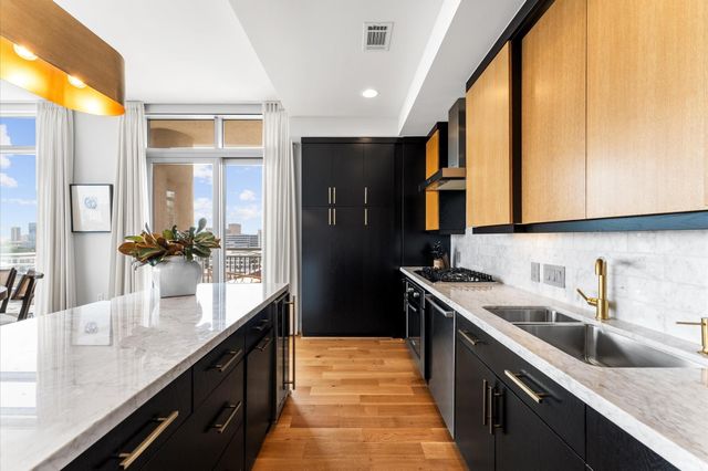 2207 Bancroft Street 1104, Houston, TX 77027