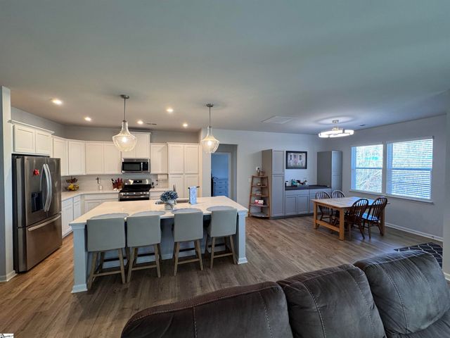 17 Harbour River Circle, Greenville, SC 29607