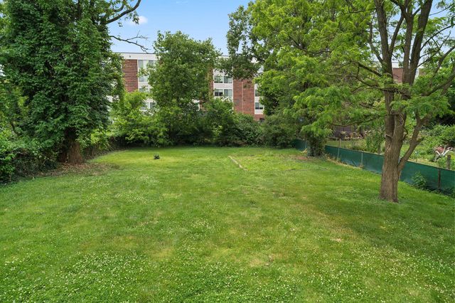 129 Delmont Drive, Lexington, KY 40504