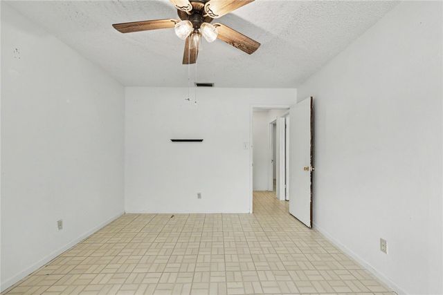202 Canyonview, George West, TX 78022