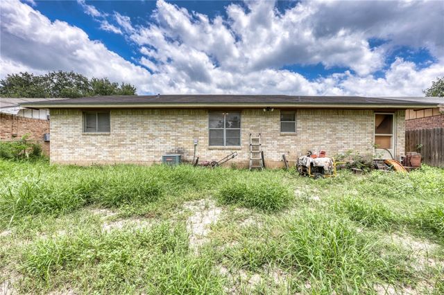 202 Canyonview, George West, TX 78022