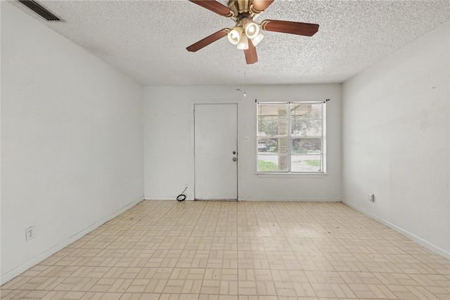 202 Canyonview, George West, TX 78022