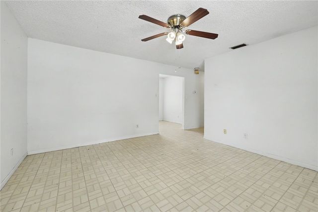 202 Canyonview, George West, TX 78022