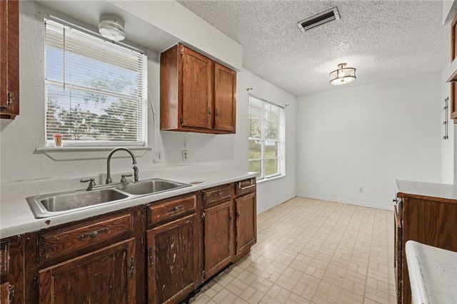 202 Canyonview, George West, TX 78022