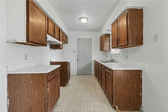202 Canyonview, George West, TX 78022