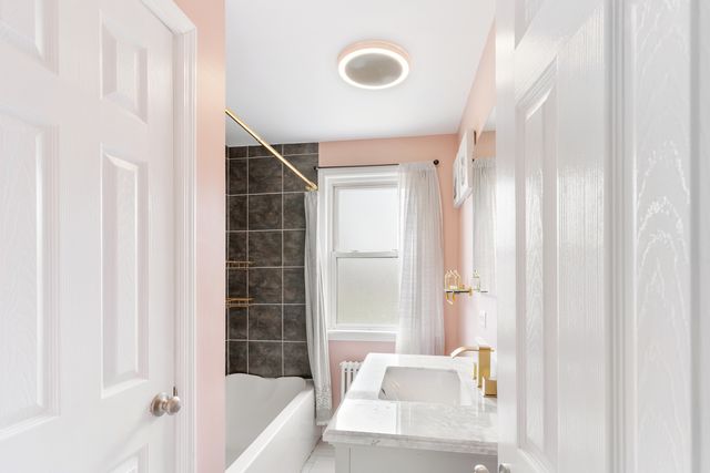 2204 S 9th Avenue 2, Broadview, IL 60155