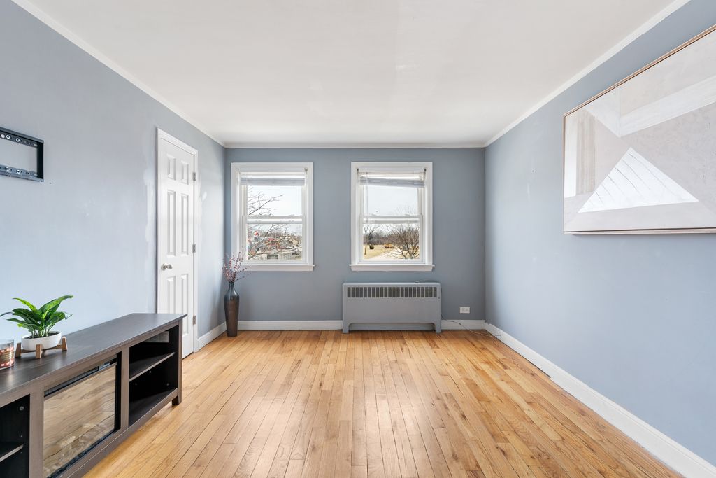 2204 S 9th Avenue 2, Broadview, IL 60155