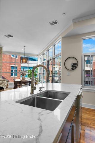324 E Main St 419, Louisville, KY 40202