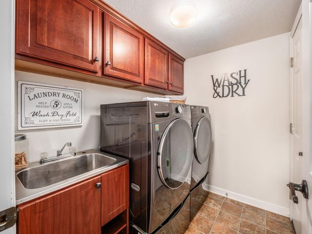 6685 Dietz Drive, Canal Winchester, OH 43110
