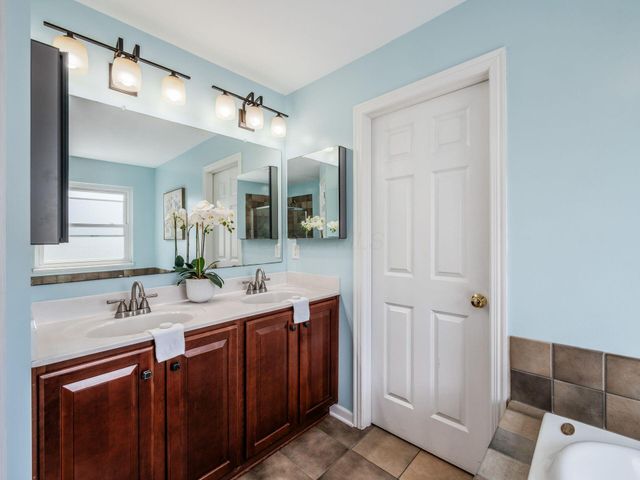 6685 Dietz Drive, Canal Winchester, OH 43110