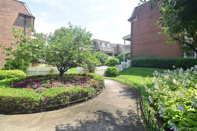 13-19 Michael Court 160 U, Bayside, NY 11360