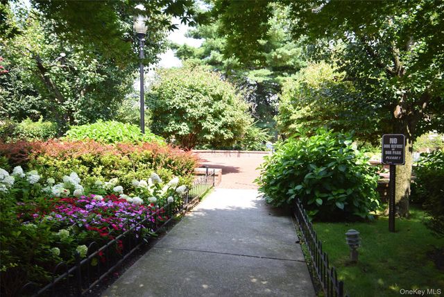13-19 Michael Court 160 U, Bayside, NY 11360