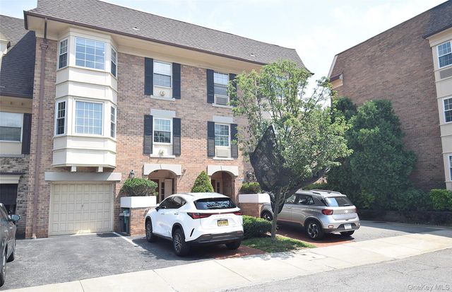 13-19 Michael Court 160 U, Bayside, NY 11360