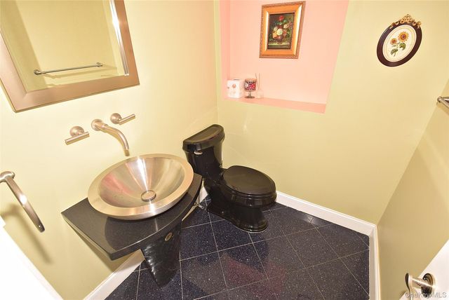 13-19 Michael Court 160 U, Bayside, NY 11360