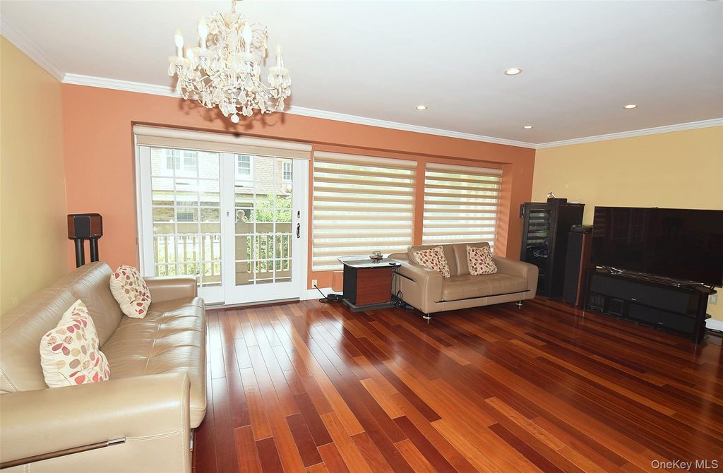 13-19 Michael Court 160 U, Bayside, NY 11360 — photo 3