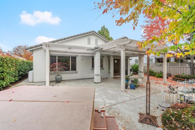 2182 Lamplight Ln, Lincoln, CA 95648
