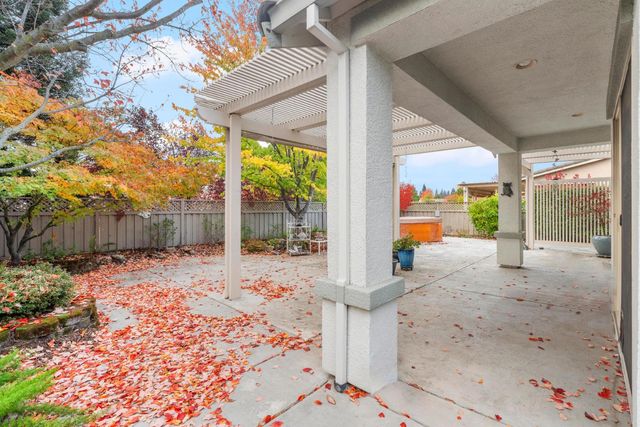 2182 Lamplight Ln, Lincoln, CA 95648