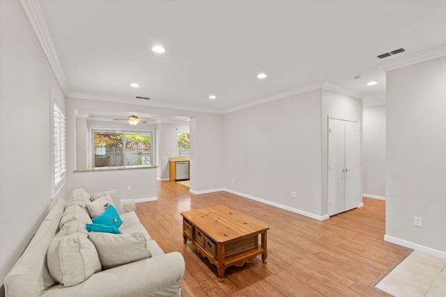 2182 Lamplight Ln, Lincoln, CA 95648