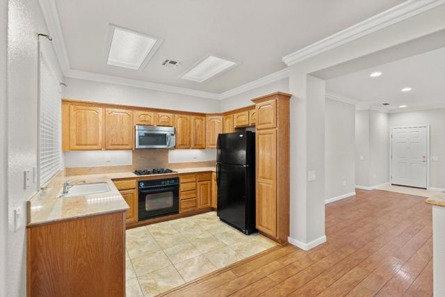 2182 Lamplight Ln, Lincoln, CA 95648