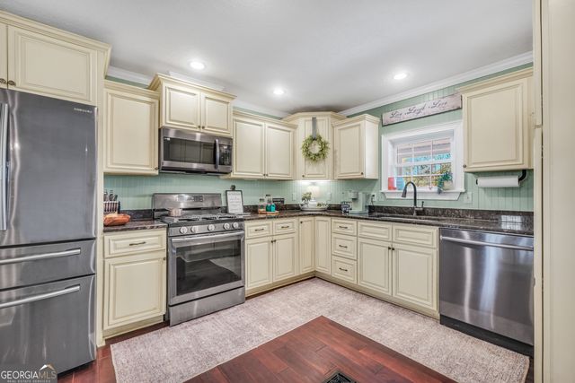 833 Van Buren Road, Barnesville, GA 30204