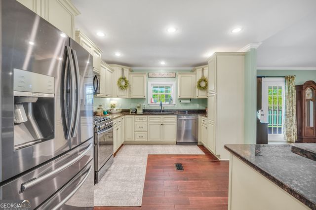 833 Van Buren Road, Barnesville, GA 30204