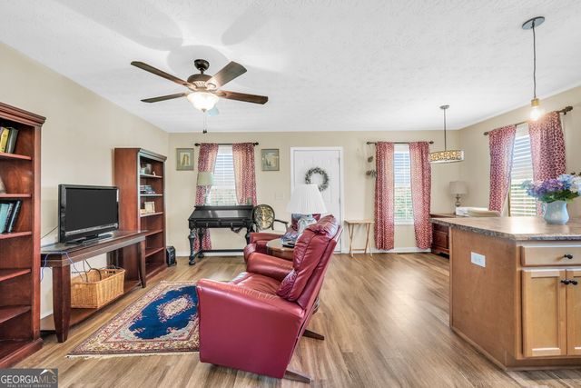 833 Van Buren Road, Barnesville, GA 30204