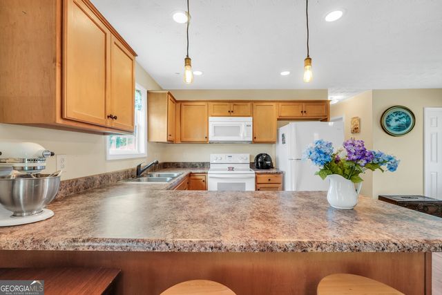 833 Van Buren Road, Barnesville, GA 30204