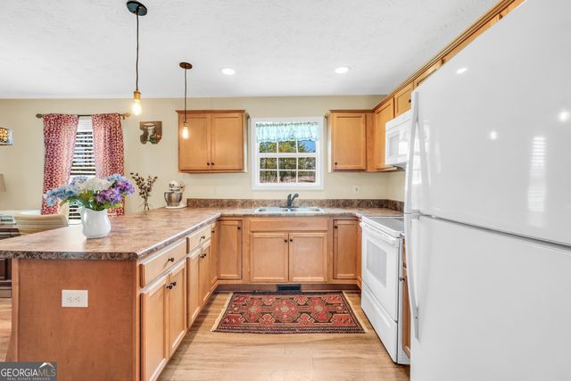 833 Van Buren Road, Barnesville, GA 30204