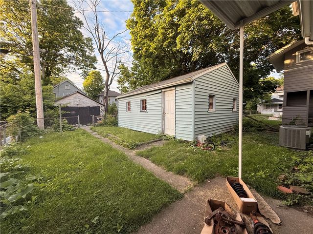 129 E Elmwood Avenue, Dayton, OH 45405
