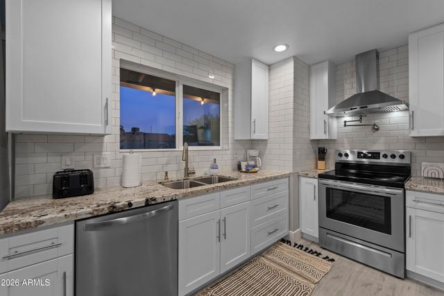 3122 E SIERRA Street, Phoenix, AZ 85028