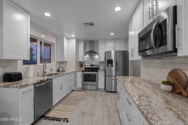 3122 E SIERRA Street, Phoenix, AZ 85028