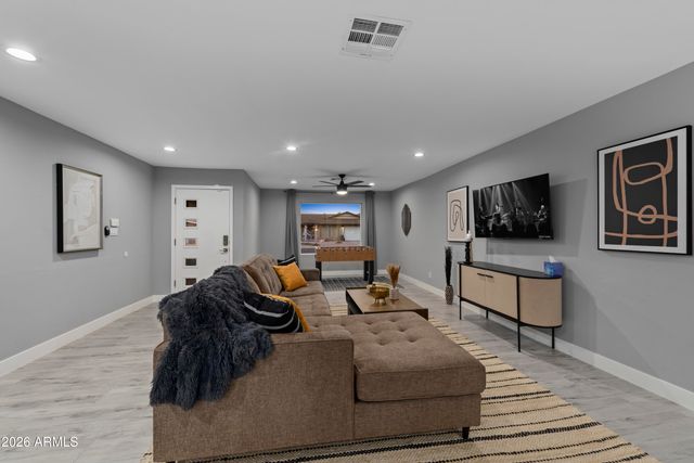 3122 E SIERRA Street, Phoenix, AZ 85028