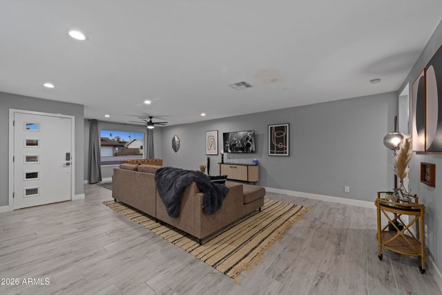 3122 E SIERRA Street, Phoenix, AZ 85028