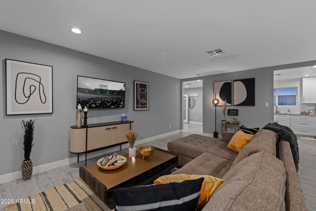 3122 E SIERRA Street, Phoenix, AZ 85028