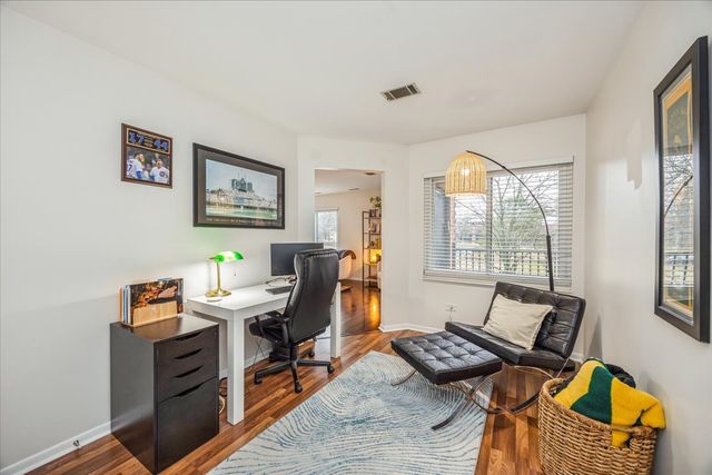 6425 Clarendon Hills Road 211, Willowbrook, IL 60527