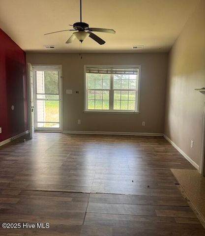 308 Big Tree Lane, Chinquapin, NC 28521