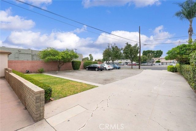 3301 E Artesia, Long Beach, CA 90805