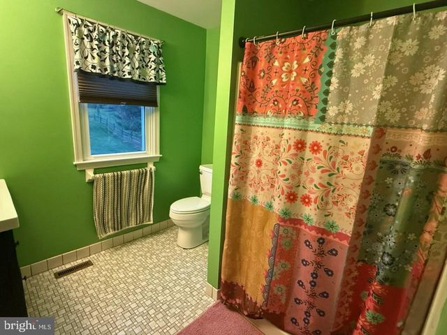 3 OWENWOOD DR, Lincoln University, PA 19352